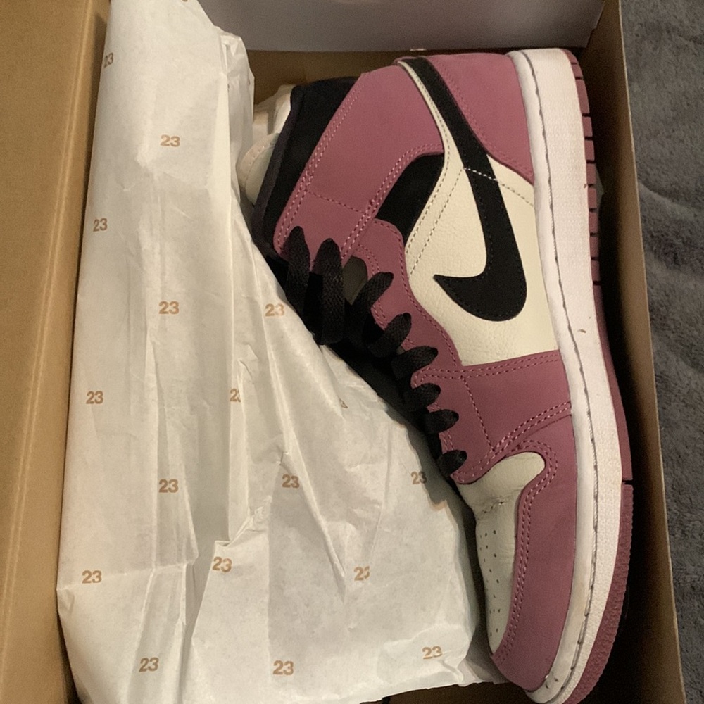 Womens Air Jordan 1 mid - Picture 6 of 6